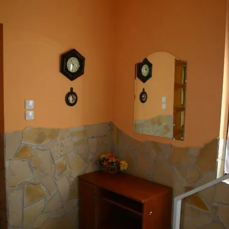 Eva Vendeghaz 3* אגרסאלוק